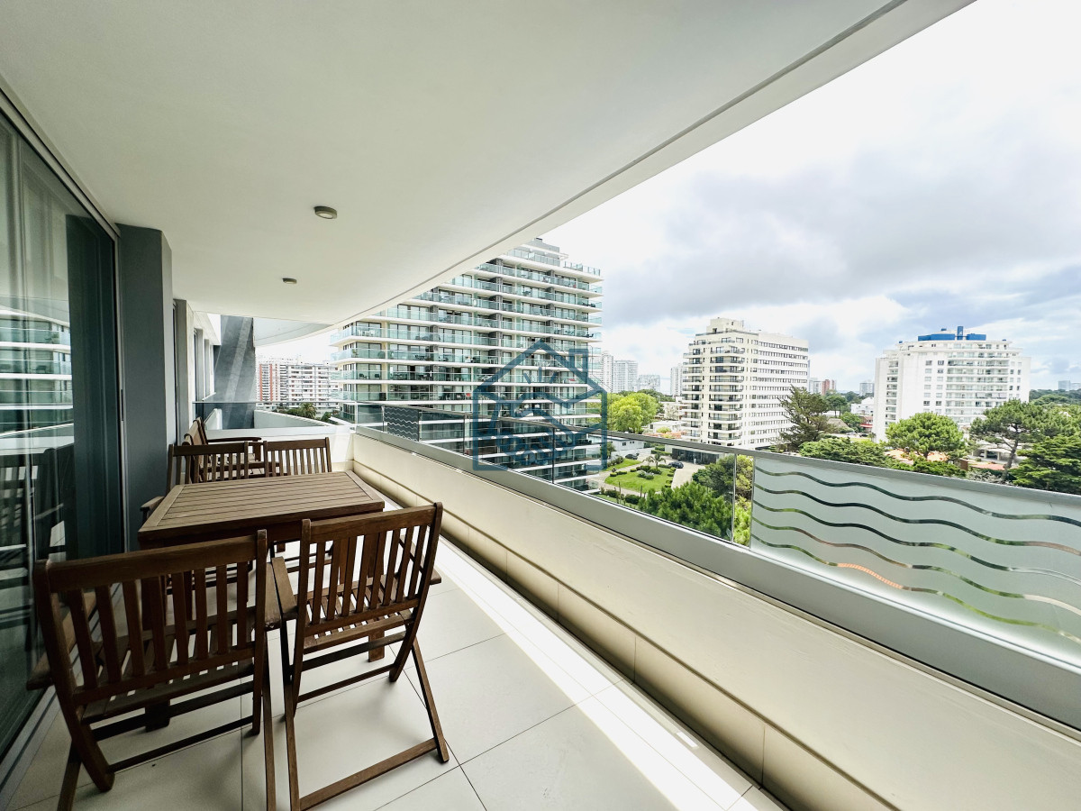 Apartamento ID.1045/Apartamento-de-2-Dormitorios-en-Venta-a-metros-de-playa-Brava,-Punta-del-Este - Apartamento de 2 Dormitorios en Venta a metros de playa Brava, Punta del Este