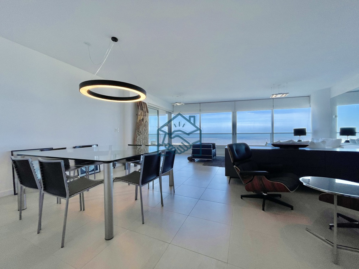 Apartamento ID.575/Venta-y-alquiler-de-departamento-esquinero-de-tres-dormitorios-mas-dependencia-de-servicio,-Torre-LE-PARC,-playa-Brava.-Punta-del-Este - Venta y alquiler de departamento esquinero de tres dormitorios mas dependencia de servicio, Torre LE PARC, playa Brava. Punta del Este