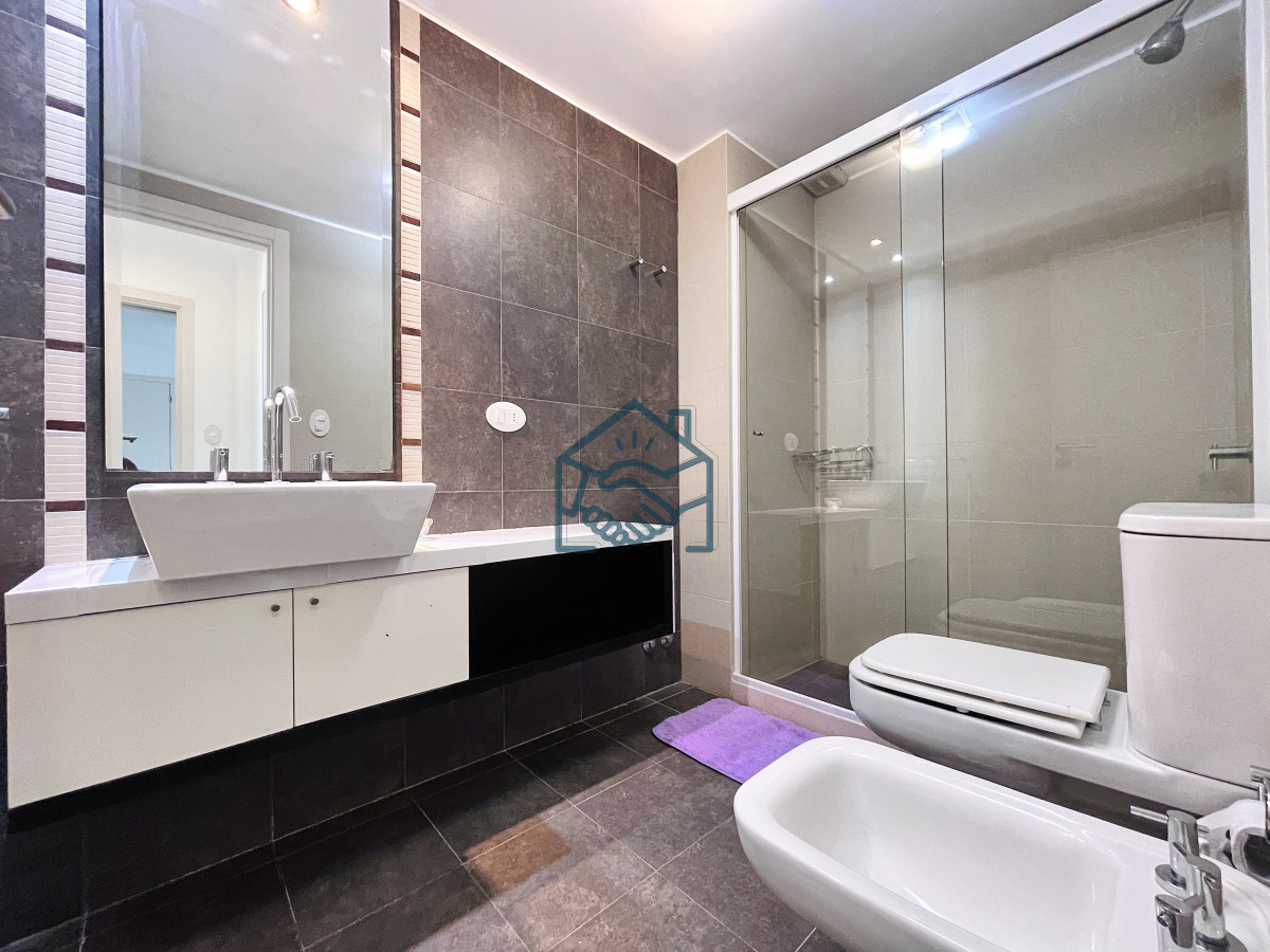 Apartamento ID.1442/Apartamento-de-2-Dormitorios,-Vista-al-Mar-y-Parrillero-en-Playa-Mansa,-Venta - Apartamento de 2 Dormitorios, Vista al Mar y Parrillero en Playa Mansa, Venta