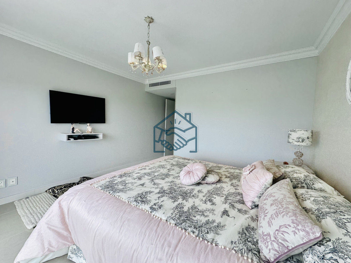 Apartamento ID.1121/Lujoso-Penthouse-de-4-Dormitorios-con-Vista-al-Mar-sobre-Playa-Mansa,-Punta-del-Este - Lujoso Penthouse de 4 Dormitorios con Vista al Mar sobre Playa Mansa, Punta del Este