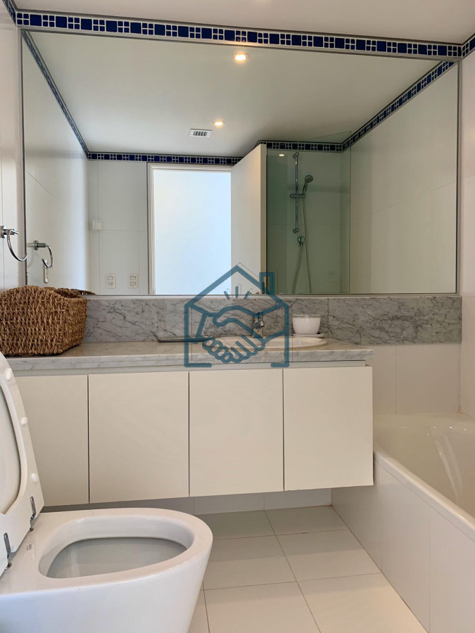 Apartamento ID.575/Venta-y-alquiler-de-departamento-esquinero-de-tres-dormitorios-mas-dependencia-de-servicio,-Torre-LE-PARC,-playa-Brava.-Punta-del-Este - Venta y alquiler de departamento esquinero de tres dormitorios mas dependencia de servicio, Torre LE PARC, playa Brava. Punta del Este