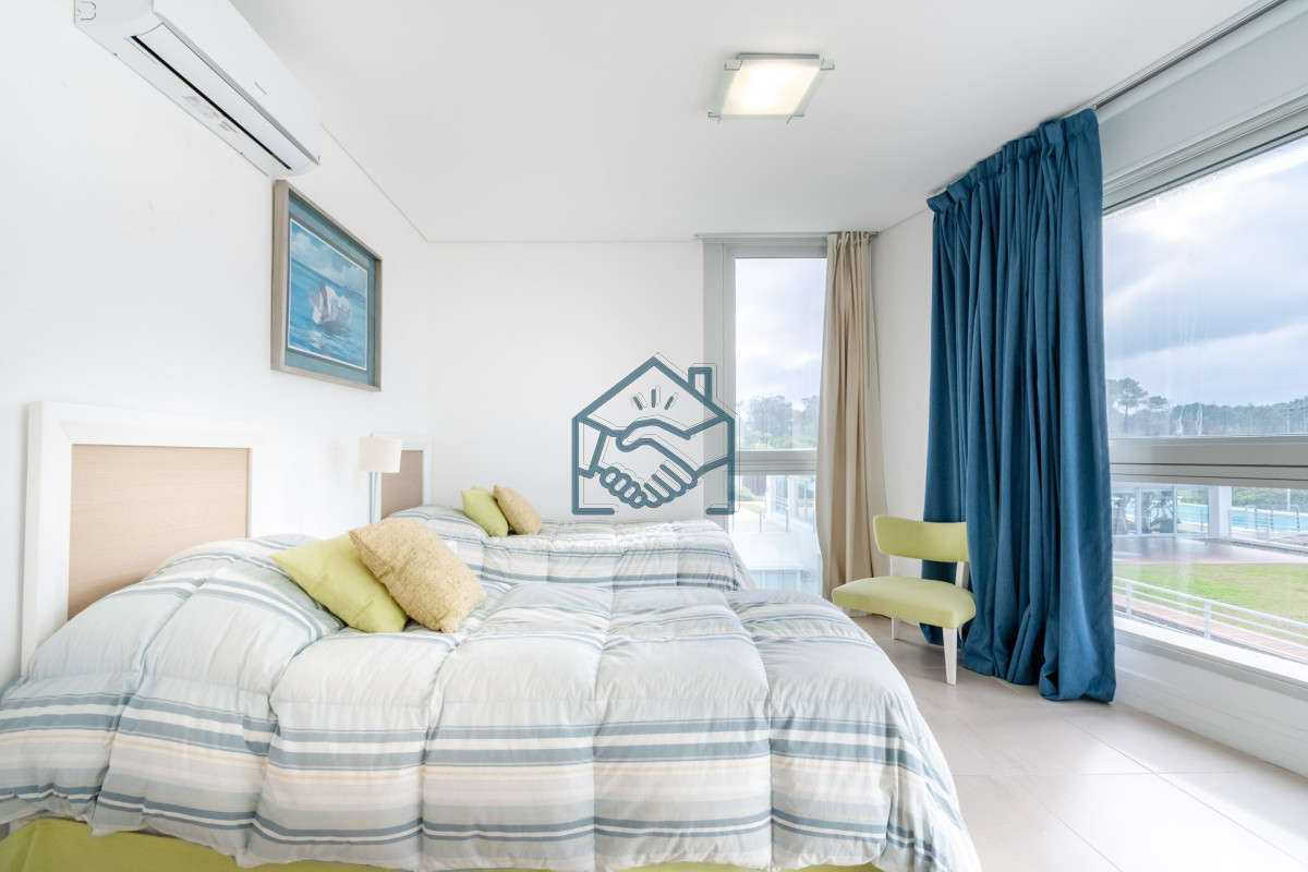 Apartamento ID.612/Venta-y-alquiler-de-departamento-con-tres-dormitorios-mas-dependencia-de-servicio-en-torre-Le-Parc-playa-Brava,-Punta-del-Este - Venta y alquiler de departamento con tres dormitorios mas dependencia de servicio en torre Le Parc playa Brava, Punta del Este