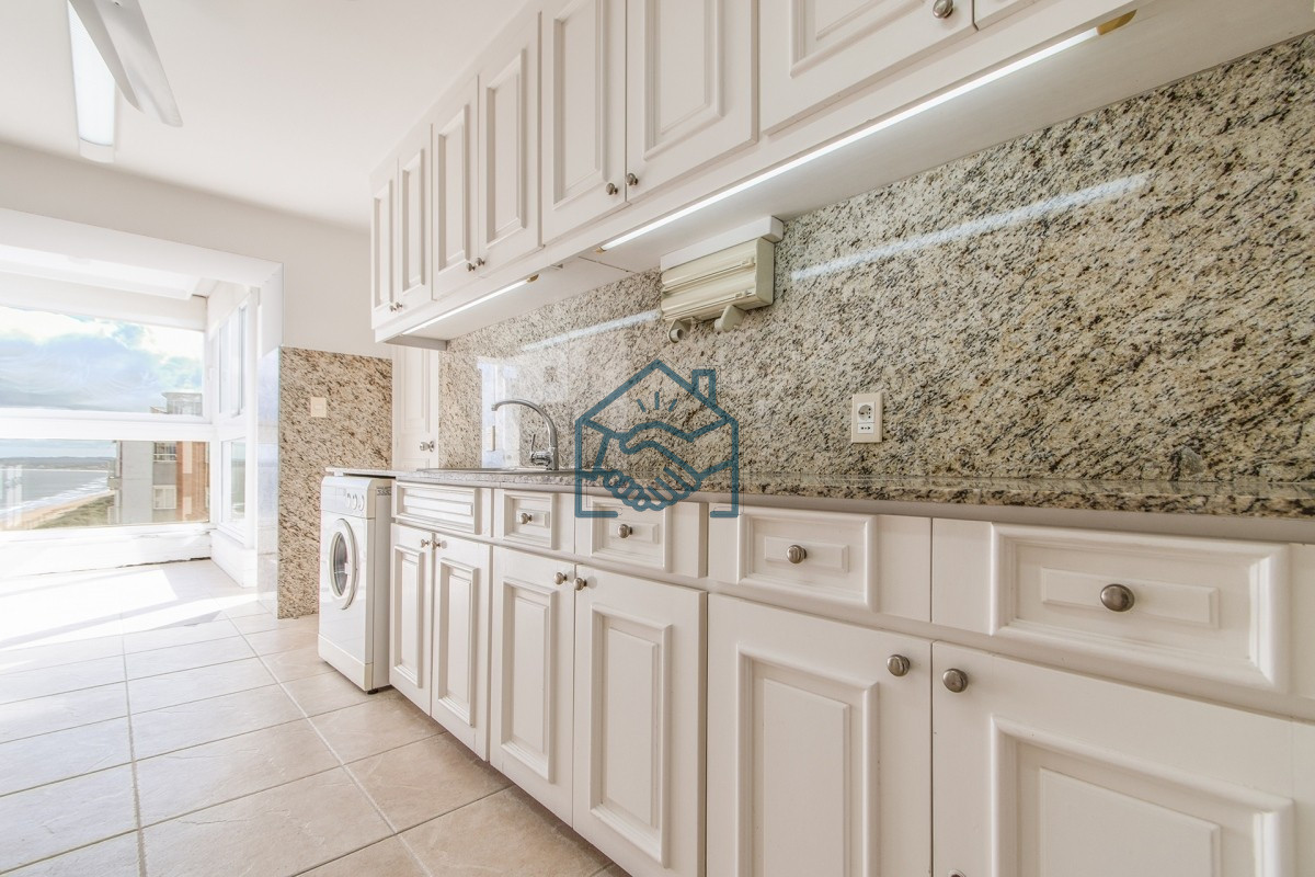 Apartamento ID.628/Penthouse-sobre-Playa-Mansa,-4-Dormitorios-y-Parrillero-en-Venta---Punta-del-Este - Penthouse sobre Playa Mansa, 4 Dormitorios y Parrillero en Venta - Punta del Este