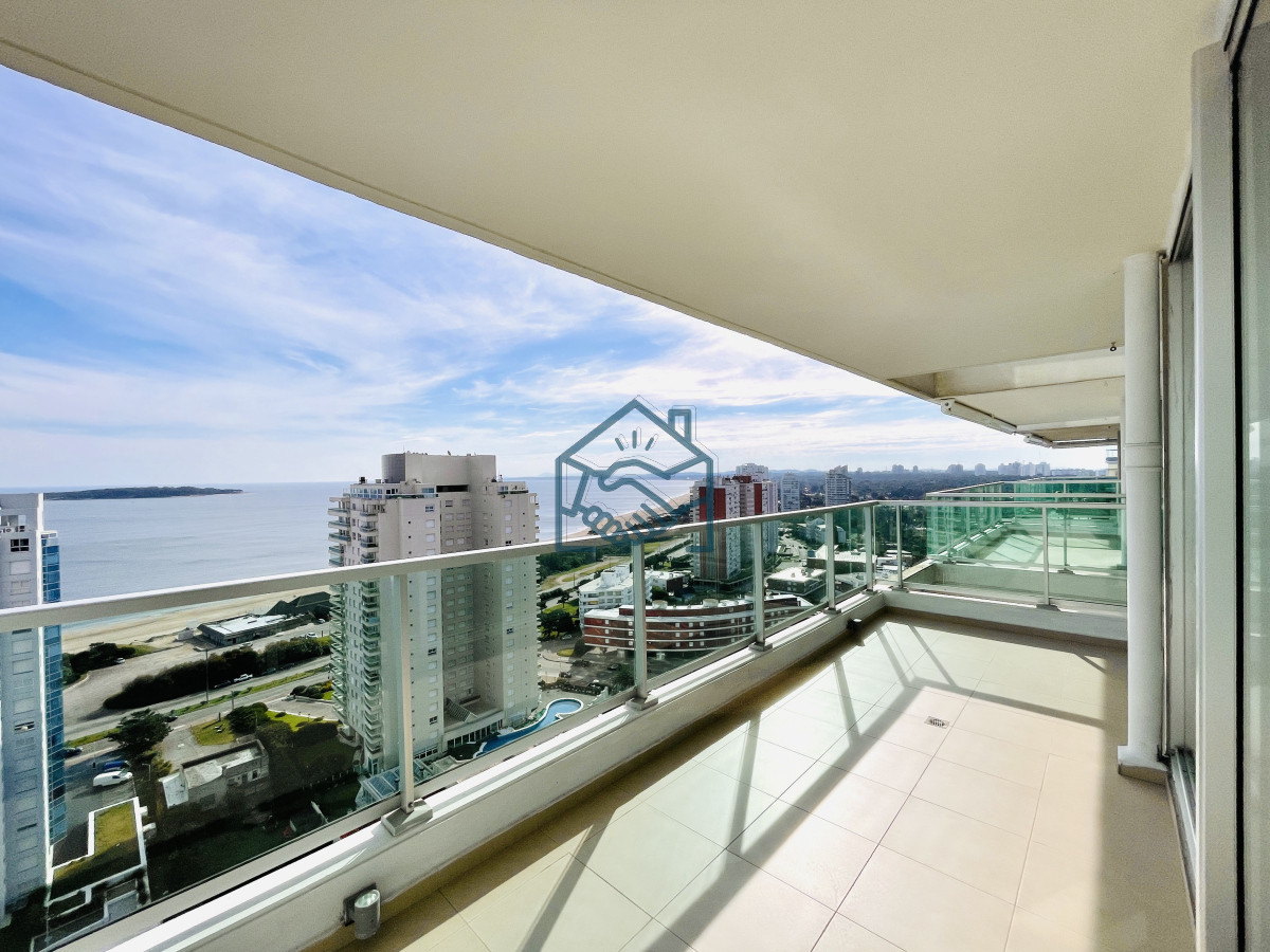 Apartamento ID.1442/Apartamento-de-2-Dormitorios,-Vista-al-Mar-y-Parrillero-en-Playa-Mansa,-Venta - Apartamento de 2 Dormitorios, Vista al Mar y Parrillero en Playa Mansa, Venta