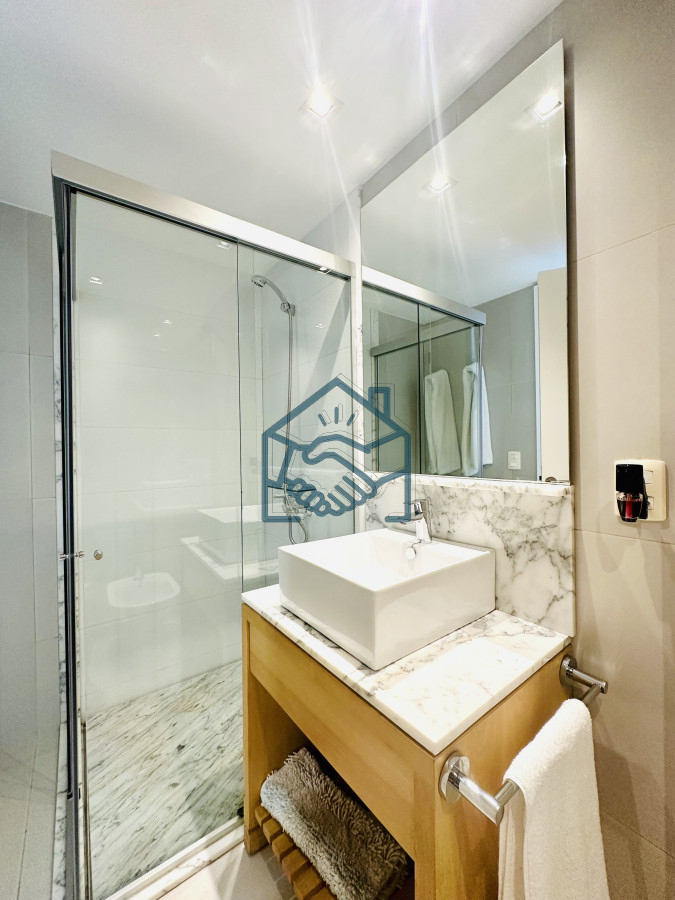 Apartamento ID.1433/Venta-OPORTUNIDAD-de-exclusivo-departamento-de-tres-dormitorios-y-Parrillero-en-Punta-Ballena - Venta OPORTUNIDAD de exclusivo departamento de tres dormitorios y Parrillero en Punta Ballena