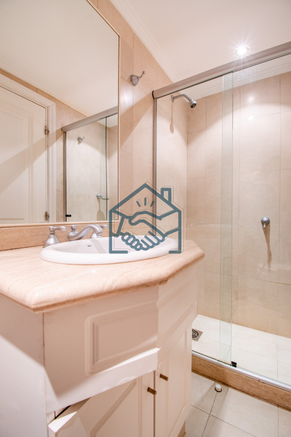 Apartamento ID.1343/Moderno-Apartamento-de-3-Dormitorios-a-Pocas-Cuadras-del-Mar-En-Venta,-Playa-Brava - Moderno Apartamento de 3 Dormitorios a Pocas Cuadras del Mar En Venta, Playa Brava