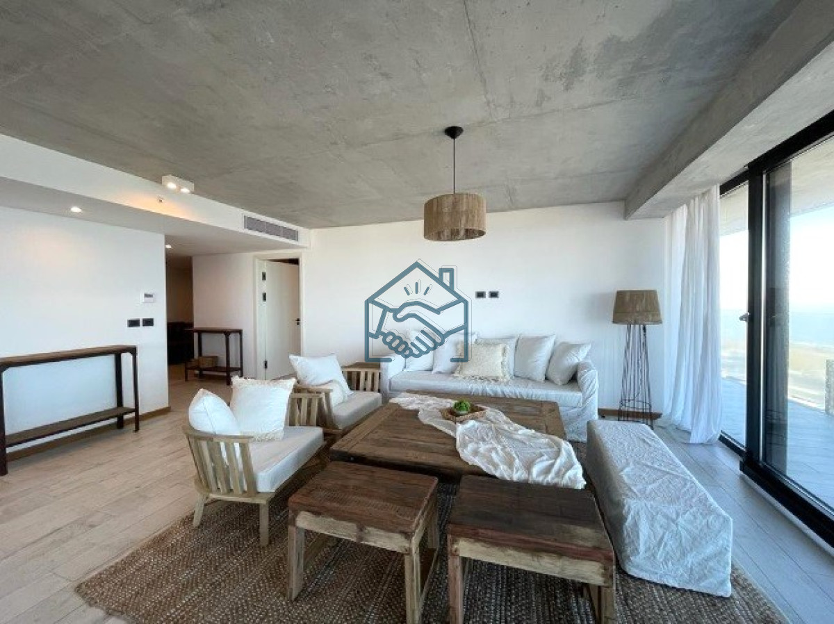 Apartamento ID.682/Venta-de-Apartamento-de-2-Dormitorios-en-suite-piso-alto-de-Torre-Surfside-Village,-Punta-del-Este - Venta de Apartamento de 2 Dormitorios en suite piso alto de Torre Surfside Village, Punta del Este