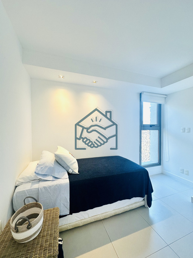 Apartamento ID.1433/Venta-OPORTUNIDAD-de-exclusivo-departamento-de-tres-dormitorios-y-Parrillero-en-Punta-Ballena - Venta OPORTUNIDAD de exclusivo departamento de tres dormitorios y Parrillero en Punta Ballena