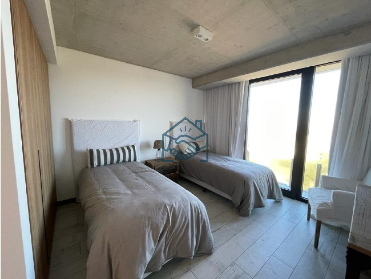 Apartamento ID.682/Venta-de-Apartamento-de-2-Dormitorios-en-suite-piso-alto-de-Torre-Surfside-Village,-Punta-del-Este - Venta de Apartamento de 2 Dormitorios en suite piso alto de Torre Surfside Village, Punta del Este