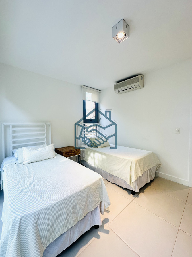 Apartamento ID.1433/Venta-OPORTUNIDAD-de-exclusivo-departamento-de-tres-dormitorios-y-Parrillero-en-Punta-Ballena - Venta OPORTUNIDAD de exclusivo departamento de tres dormitorios y Parrillero en Punta Ballena