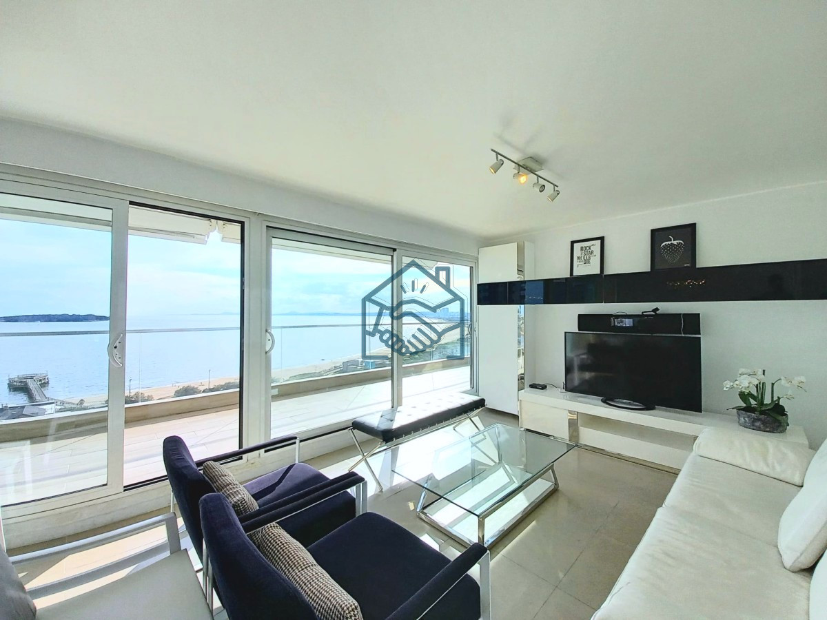 Apartamento ID.619/Moderno-Apartamento-de-3-Suites-en-Playa-Mansa-con-Vista-al-Mar - Moderno Apartamento de 3 Suites en Playa Mansa con Vista al Mar