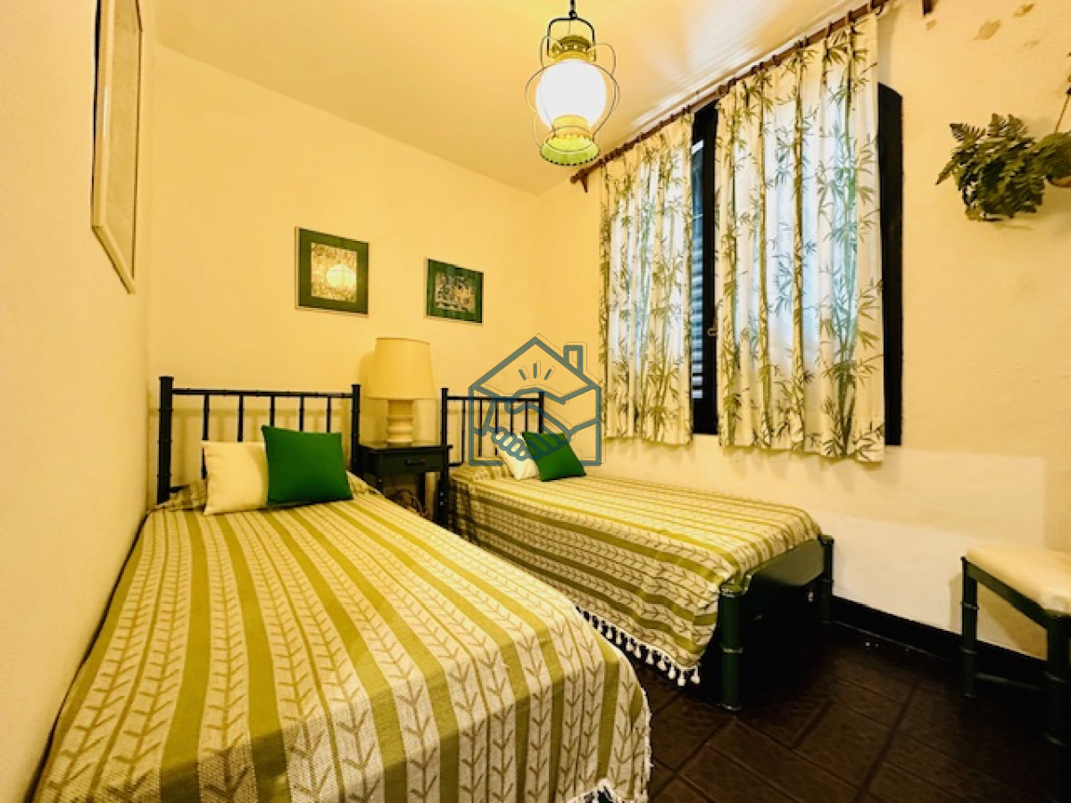 Apartamento ID.1246/Venta-de-apartamento-de-3-dormitorios-y-2-baños-a-metros-del-Mar-en-Playa-Mansa - Venta de apartamento de 3 dormitorios y 2 baños a metros del Mar en Playa Mansa