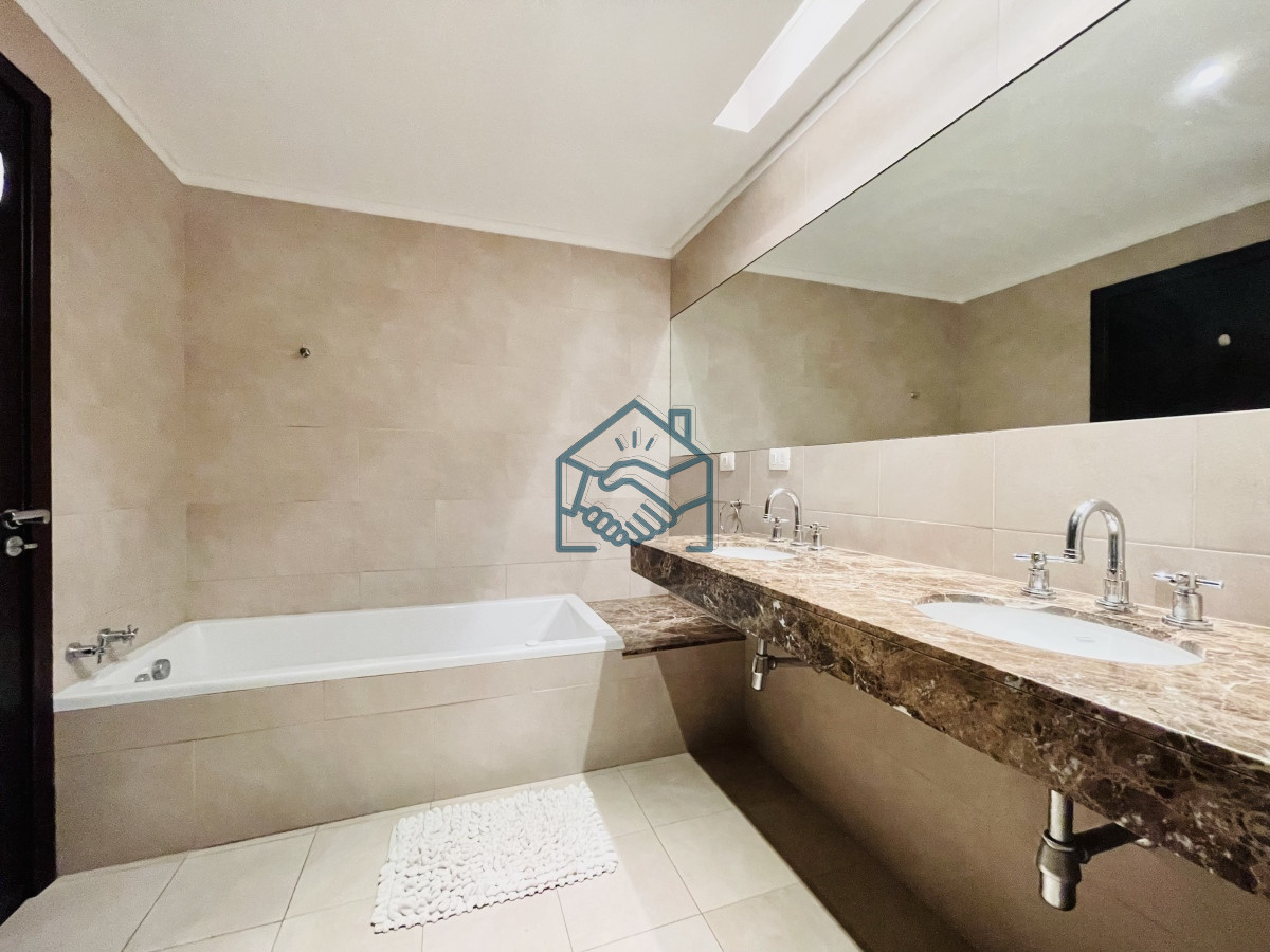 Apartamento ID.685/Venta-de-Moderno-Apartamento-de-3-Dormitorios-Frente-al-Mar-en-La-Barra - Venta de Moderno Apartamento de 3 Dormitorios Frente al Mar en La Barra