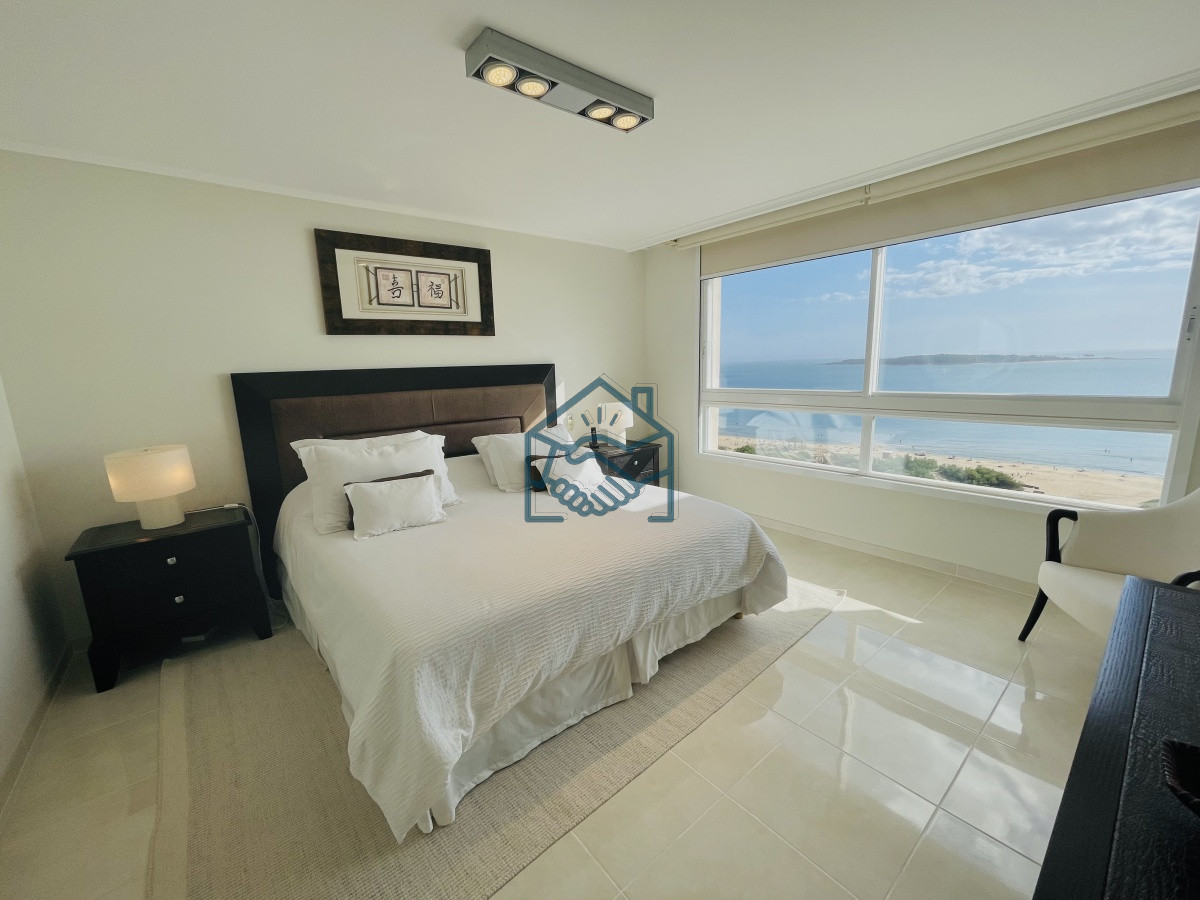 Apartamento ID.1403/Venta-de-Excelente-apartamento-en-alquiler-temporario-de-tres-dormitorios-más-dependencia-de-servicio,-Playa-Mansa,-Punta-del-Este - Venta de Excelente apartamento en alquiler temporario de tres dormitorios más dependencia de servicio, Playa Mansa, Punta del Este