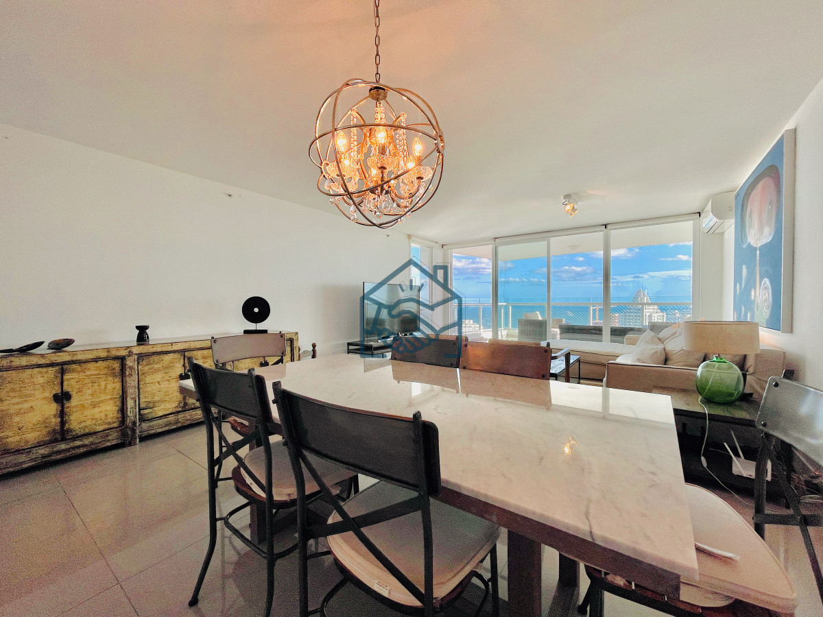 Apartamento ID.1224/-Exclusivo-Penthouse-de-3-Dormitorios-con-Vistas-panorámicas-a-Playa-Brava,-en-Venta -  Exclusivo Penthouse de 3 Dormitorios con Vistas panorámicas a Playa Brava, en Venta