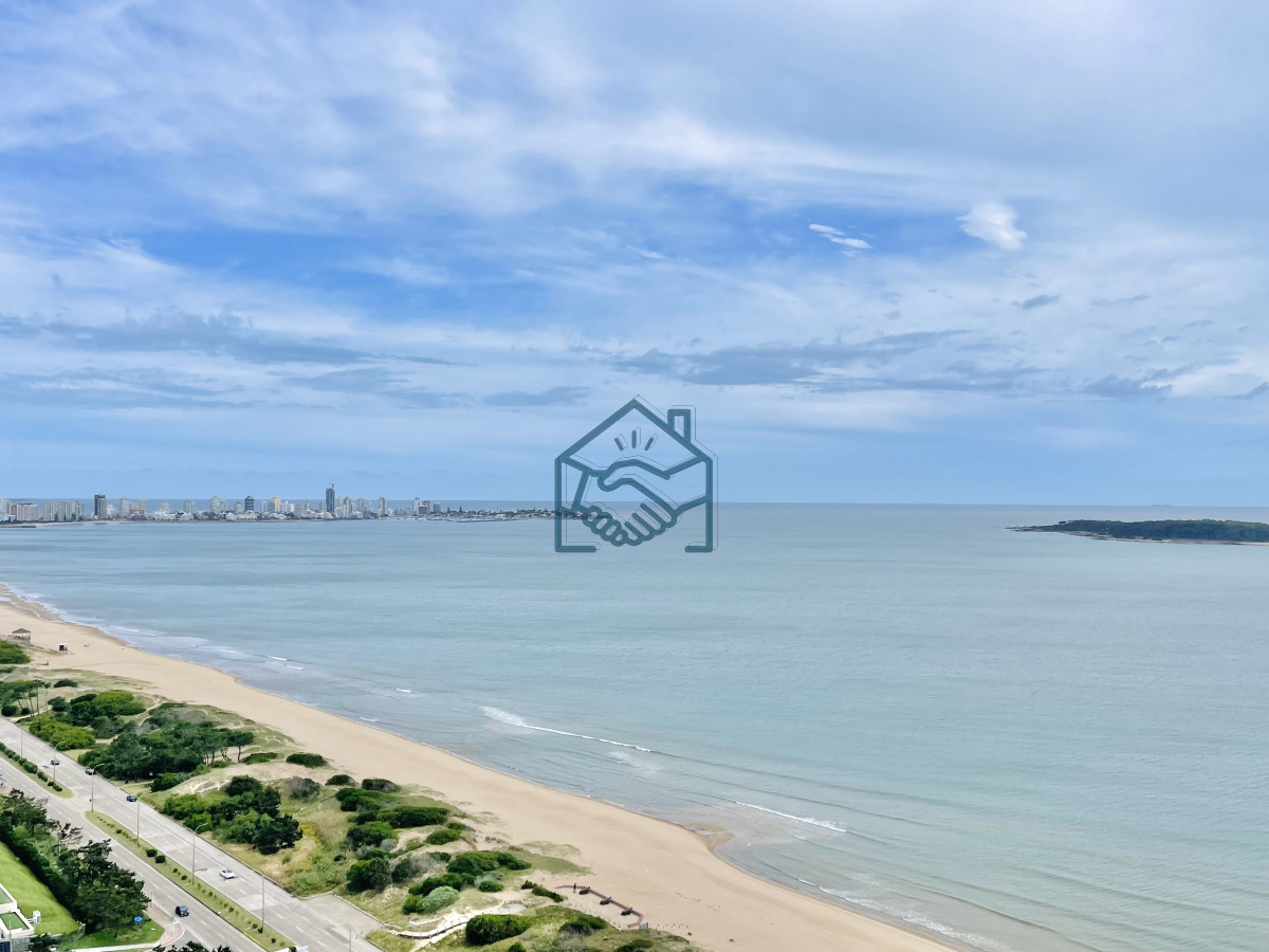 Apartamento ID.1121/Lujoso-Penthouse-de-4-Dormitorios-con-Vista-al-Mar-sobre-Playa-Mansa,-Punta-del-Este - Lujoso Penthouse de 4 Dormitorios con Vista al Mar sobre Playa Mansa, Punta del Este