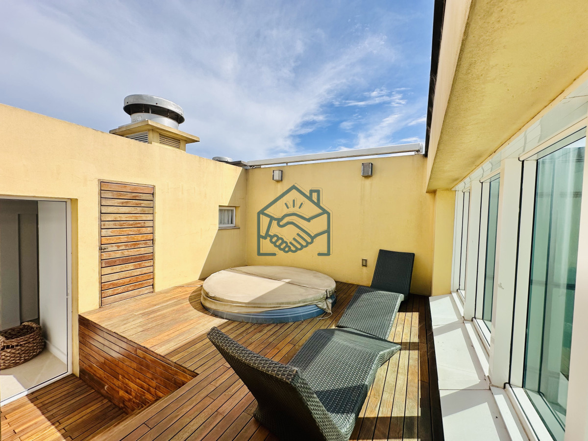 Apartamento ID.1121/Lujoso-Penthouse-de-4-Dormitorios-con-Vista-al-Mar-sobre-Playa-Mansa,-Punta-del-Este - Lujoso Penthouse de 4 Dormitorios con Vista al Mar sobre Playa Mansa, Punta del Este