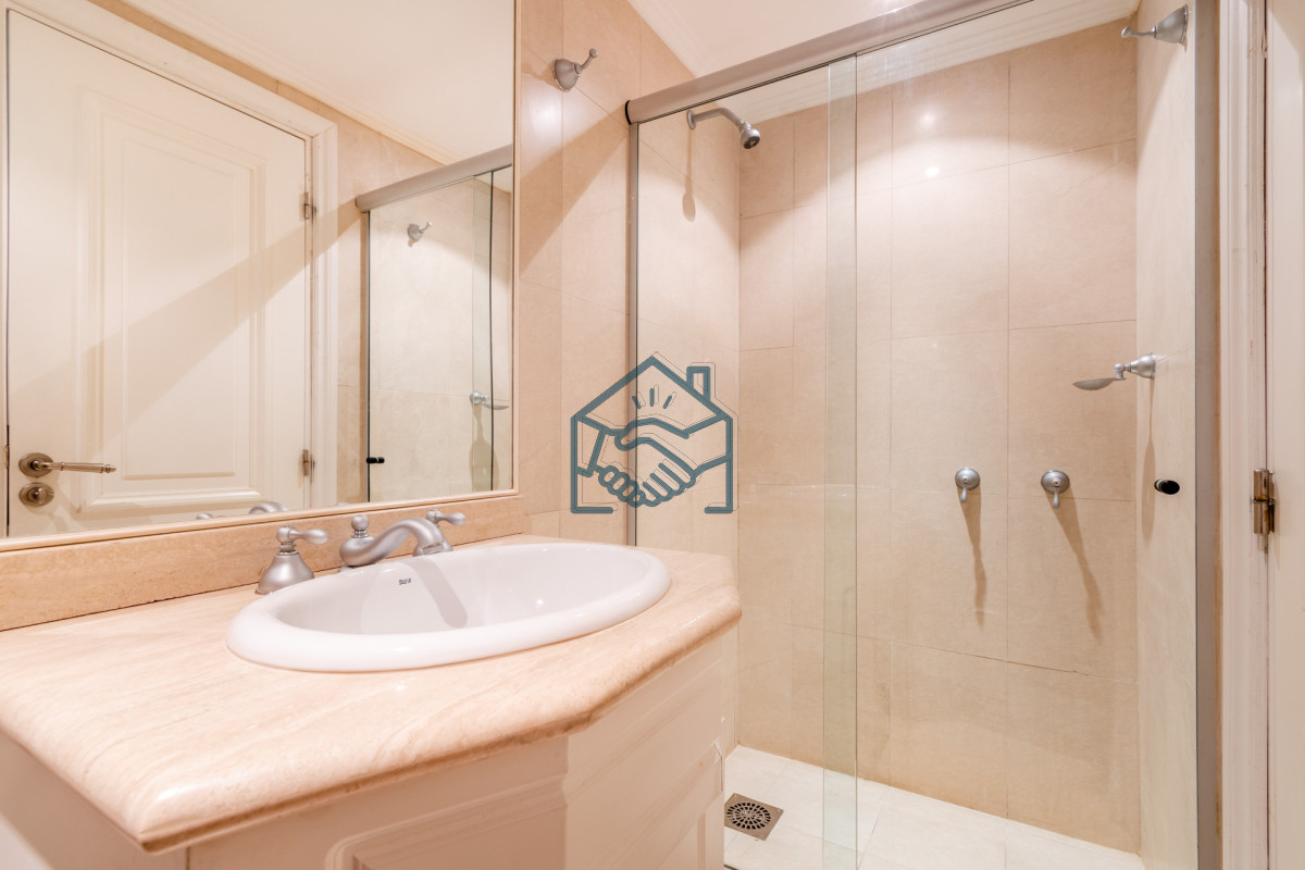 Apartamento ID.1343/Moderno-Apartamento-de-3-Dormitorios-a-Pocas-Cuadras-del-Mar-En-Venta,-Playa-Brava - Moderno Apartamento de 3 Dormitorios a Pocas Cuadras del Mar En Venta, Playa Brava