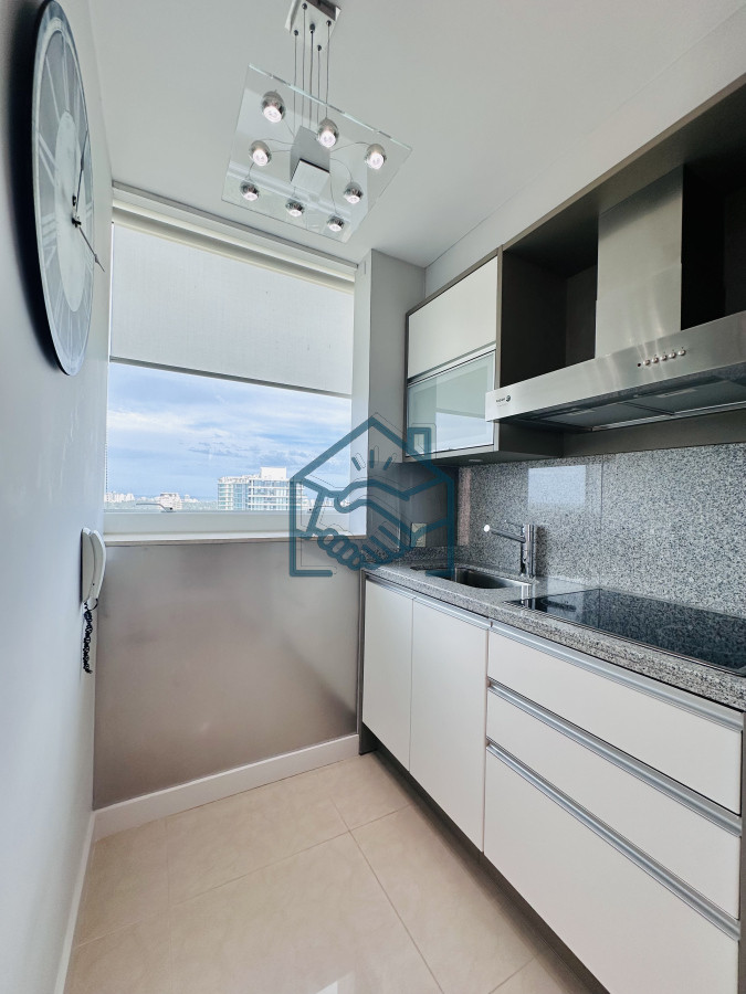 Apartamento ID.1121/Lujoso-Penthouse-de-4-Dormitorios-con-Vista-al-Mar-sobre-Playa-Mansa,-Punta-del-Este - Lujoso Penthouse de 4 Dormitorios con Vista al Mar sobre Playa Mansa, Punta del Este
