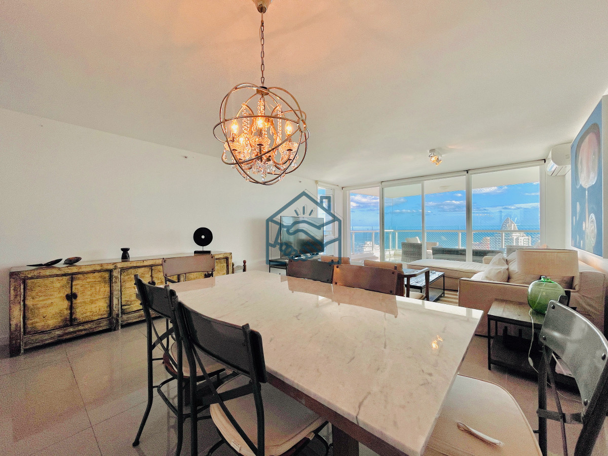 Apartamento ID.1224/-Exclusivo-Penthouse-de-3-Dormitorios-con-Vistas-panorámicas-a-Playa-Brava,-en-Venta -  Exclusivo Penthouse de 3 Dormitorios con Vistas panorámicas a Playa Brava, en Venta