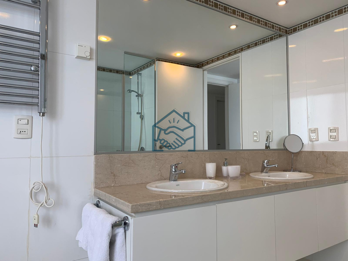 Apartamento ID.575/Venta-y-alquiler-de-departamento-esquinero-de-tres-dormitorios-mas-dependencia-de-servicio,-Torre-LE-PARC,-playa-Brava.-Punta-del-Este - Venta y alquiler de departamento esquinero de tres dormitorios mas dependencia de servicio, Torre LE PARC, playa Brava. Punta del Este