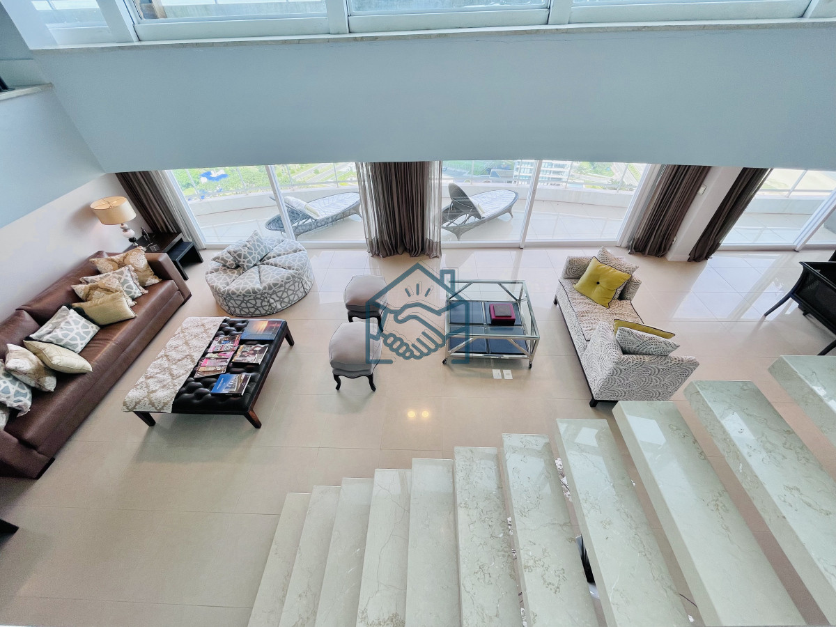 Apartamento ID.1121/Lujoso-Penthouse-de-4-Dormitorios-con-Vista-al-Mar-sobre-Playa-Mansa,-Punta-del-Este - Lujoso Penthouse de 4 Dormitorios con Vista al Mar sobre Playa Mansa, Punta del Este