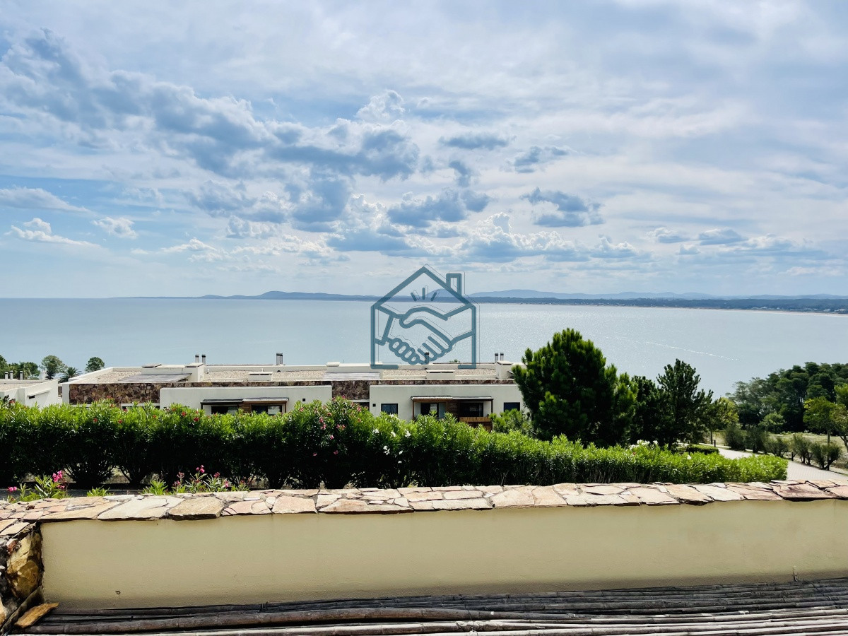 Apartamento ID.608/Venta-y-alquiler-de-apartamento-de-dos-dormitorios-con-parrillero-de-uso-exclusivo-en-Punta-Ballena - Venta y alquiler de apartamento de dos dormitorios con parrillero de uso exclusivo en Punta Ballena