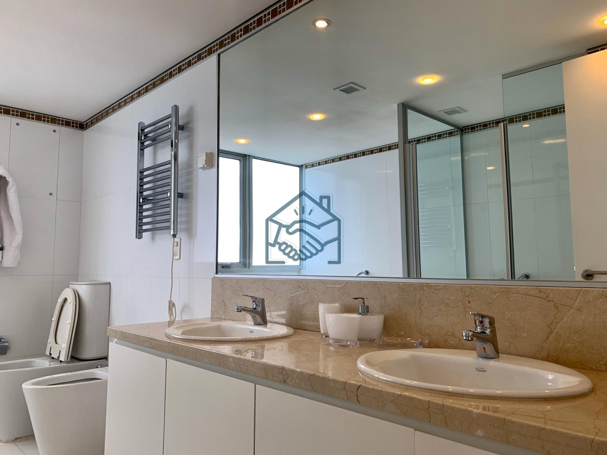 Apartamento ID.575/Venta-y-alquiler-de-departamento-esquinero-de-tres-dormitorios-mas-dependencia-de-servicio,-Torre-LE-PARC,-playa-Brava.-Punta-del-Este - Venta y alquiler de departamento esquinero de tres dormitorios mas dependencia de servicio, Torre LE PARC, playa Brava. Punta del Este