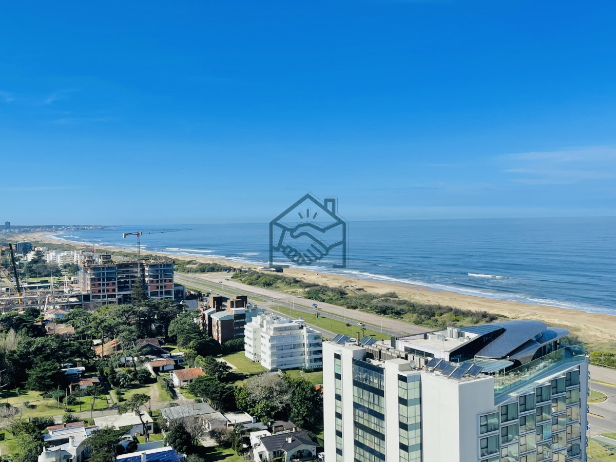 Apartamento ID.1145/Apartamento-con-Vista-al-Mar-de-3-Dormitorios-y-Dependencia- -Parrillero-en-Playa-Brava,-Punta-del-Este- - Apartamento con Vista al Mar de 3 Dormitorios y Dependencia + Parrillero en Playa Brava, Punta del Este 