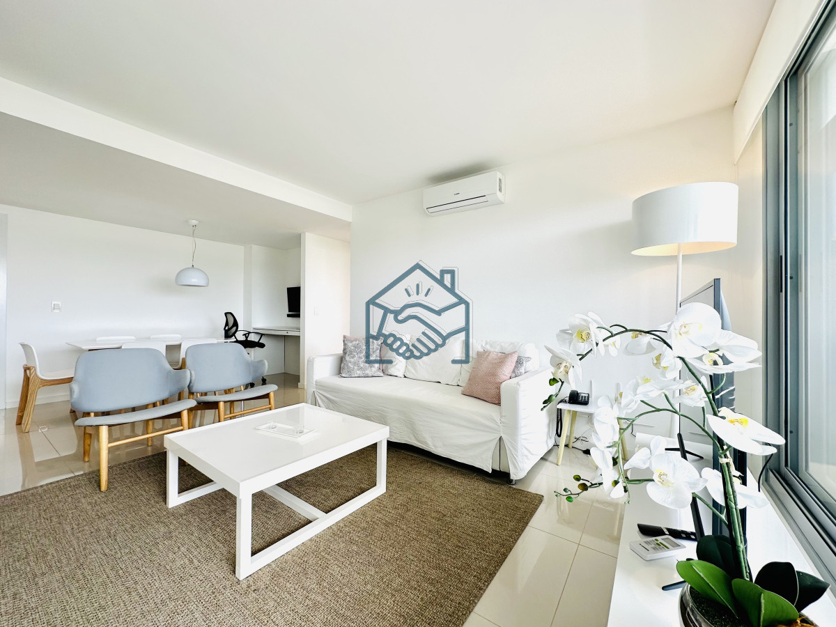 Apartamento ID.1045/Apartamento-de-2-Dormitorios-en-Venta-a-metros-de-playa-Brava,-Punta-del-Este - Apartamento de 2 Dormitorios en Venta a metros de playa Brava, Punta del Este