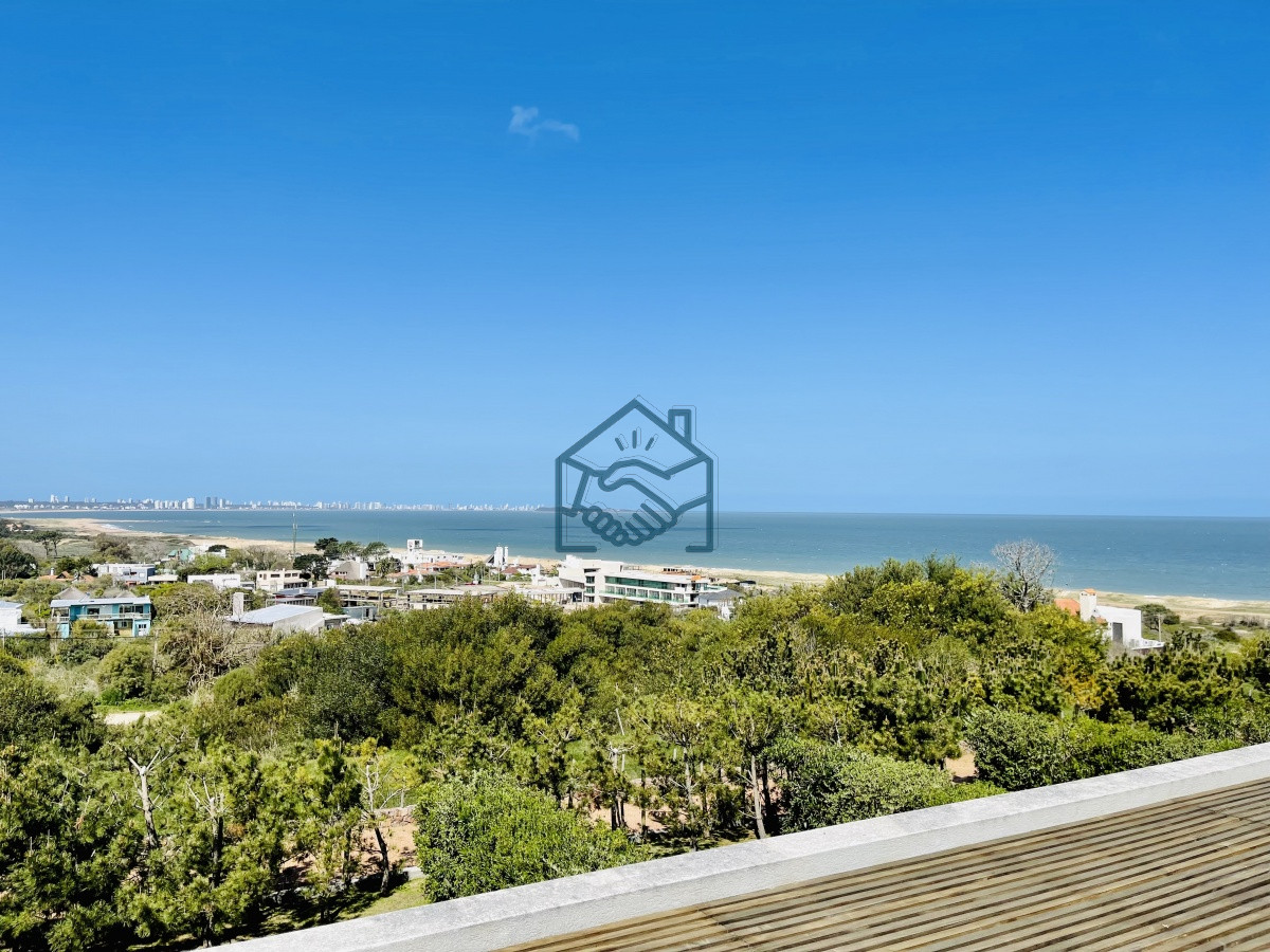 Apartamento ID.1433/Venta-OPORTUNIDAD-de-exclusivo-departamento-de-tres-dormitorios-y-Parrillero-en-Punta-Ballena - Venta OPORTUNIDAD de exclusivo departamento de tres dormitorios y Parrillero en Punta Ballena