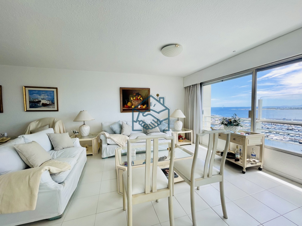 Apartamento ID.610/Apartamento-de-4-Dormitorios-con-Vista-al-Mar---Península-de-Punta-del-Este,-Venta-y-Alquiler - Apartamento de 4 Dormitorios con Vista al Mar - Península de Punta del Este, Venta y Alquiler