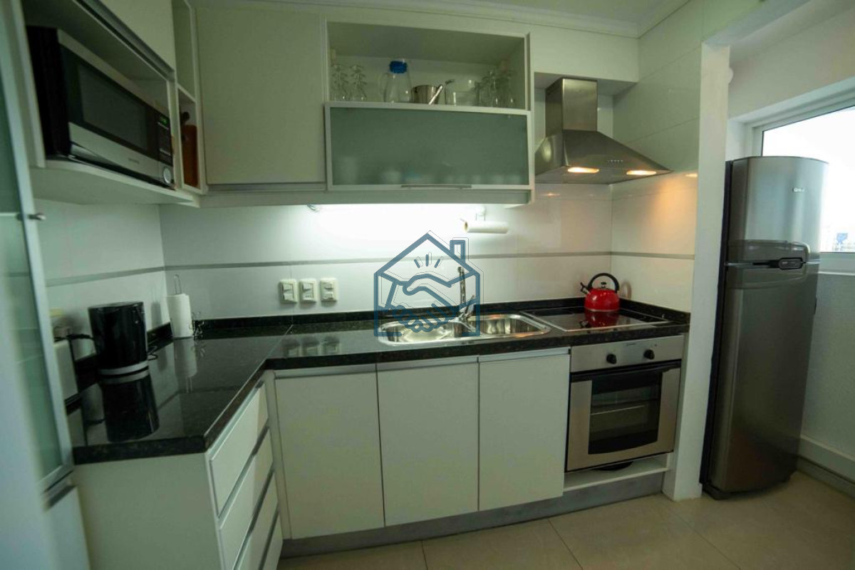 Apartamento ID.828/Moderno-Apartamento-de-2-Dormitorios-en-Venta,-Playa-Mansa- - Moderno Apartamento de 2 Dormitorios en Venta, Playa Mansa 