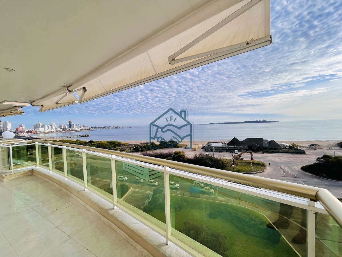 Apartamento ID.644/Apartamento-de-3-Dormitorios-sobre-Playa-Mansa,-en-Venta-y-Alquiler - Apartamento de 3 Dormitorios sobre Playa Mansa, en Venta y Alquiler