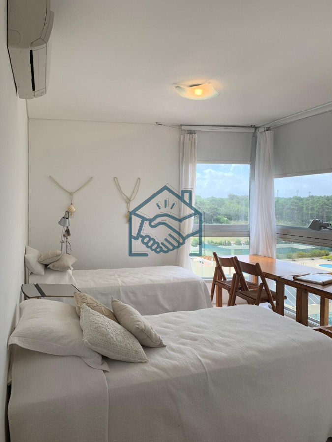 Apartamento ID.575/Venta-y-alquiler-de-departamento-esquinero-de-tres-dormitorios-mas-dependencia-de-servicio,-Torre-LE-PARC,-playa-Brava.-Punta-del-Este - Venta y alquiler de departamento esquinero de tres dormitorios mas dependencia de servicio, Torre LE PARC, playa Brava. Punta del Este