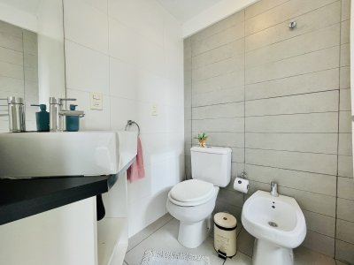 Apartamento ID.1557/Venta-de-apartamento-de-1-Dormitorio-en-el-corazón-de-la-Península,-Punta-del-Este - Venta de apartamento de 1 Dormitorio en el corazón de la Península, Punta del Este