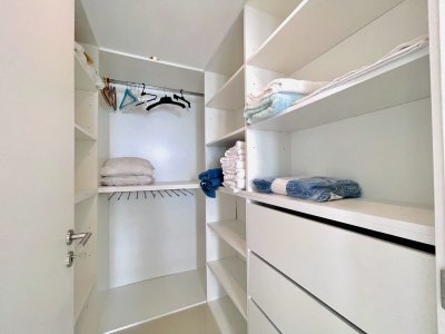 Apartamento ID.518/Apartamento-de-3-Dormitorios-y-Parrillero-Frente-al-Mar,-Playa-Mansa - Apartamento de 3 Dormitorios y Parrillero Frente al Mar, Playa Mansa