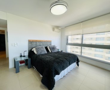 Apartamento ID.575/Venta-y-alquiler-de-departamento-esquinero-de-tres-dormitorios-mas-dependencia-de-servicio,-Torre-LE-PARC,-playa-Brava.-Punta-del-Este - Venta y alquiler de departamento esquinero de tres dormitorios mas dependencia de servicio, Torre LE PARC, playa Brava. Punta del Este