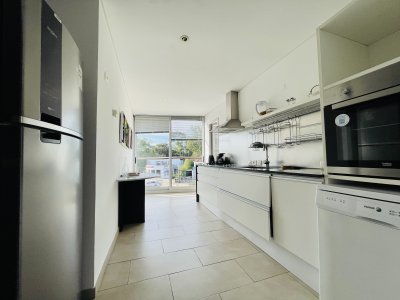 Apartamento ID.685/Venta-de-Moderno-Apartamento-de-3-Dormitorios-Frente-al-Mar-en-La-Barra - Venta de Moderno Apartamento de 3 Dormitorios Frente al Mar en La Barra