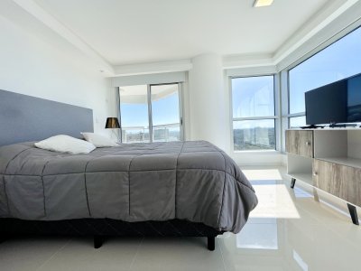 Apartamento ID.843/Apartamento-de-2-Dormitorios-y-Dependencia,-Parrillero-en-Playa-Brava---Punta-del-Este - Apartamento de 2 Dormitorios y Dependencia, Parrillero en Playa Brava - Punta del Este