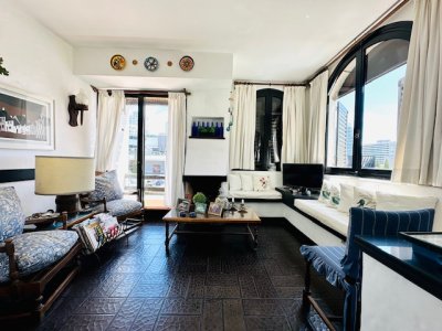 Apartamento ID.1246/Venta-de-apartamento-de-3-dormitorios-y-2-baños-a-metros-del-Mar-en-Playa-Mansa - Venta de apartamento de 3 dormitorios y 2 baños a metros del Mar en Playa Mansa