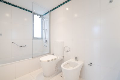 Apartamento ID.612/Venta-y-alquiler-de-departamento-con-tres-dormitorios-mas-dependencia-de-servicio-en-torre-Le-Parc-playa-Brava,-Punta-del-Este - Venta y alquiler de departamento con tres dormitorios mas dependencia de servicio en torre Le Parc playa Brava, Punta del Este
