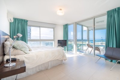 Apartamento ID.612/Venta-y-alquiler-de-departamento-con-tres-dormitorios-mas-dependencia-de-servicio-en-torre-Le-Parc-playa-Brava,-Punta-del-Este - Venta y alquiler de departamento con tres dormitorios mas dependencia de servicio en torre Le Parc playa Brava, Punta del Este