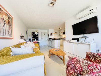 Apartamento ID.1047/Moderno-Apartamento-de-1-Dormitorio-en-Playa-Brava,-Venta-y-Alquiler,-Punta-del-Este - Moderno Apartamento de 1 Dormitorio en Playa Brava, Venta y Alquiler, Punta del Este