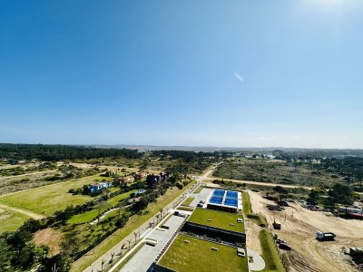 Apartamento ID.1159/Moderno-Apartamento-de-1-Dormitorio-en-suite-piso-alto-en-Venta-de-Torre-Surfside-Village,-Punta-del-Este - Moderno Apartamento de 1 Dormitorio en suite piso alto en Venta de Torre Surfside Village, Punta del Este