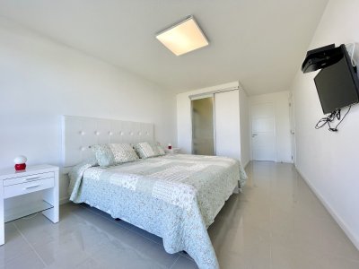 Apartamento ID.1304/Venta-y-alquiler-temporario-de-apartamento-de-un-dormitorio-en-torre-de-categoría-a-pasos-de-Playa-Brava - Venta y alquiler temporario de apartamento de un dormitorio en torre de categoría a pasos de Playa Brava