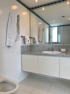 Apartamento ID.575/Venta-y-alquiler-de-departamento-esquinero-de-tres-dormitorios-mas-dependencia-de-servicio,-Torre-LE-PARC,-playa-Brava.-Punta-del-Este - Venta y alquiler de departamento esquinero de tres dormitorios mas dependencia de servicio, Torre LE PARC, playa Brava. Punta del Este