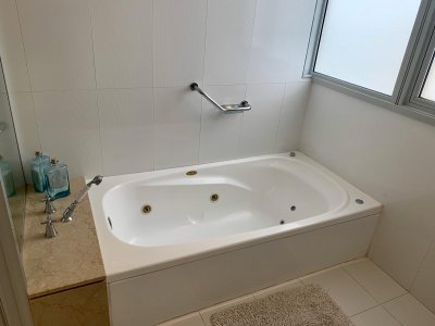 Apartamento ID.575/Venta-y-alquiler-de-departamento-esquinero-de-tres-dormitorios-mas-dependencia-de-servicio,-Torre-LE-PARC,-playa-Brava.-Punta-del-Este - Venta y alquiler de departamento esquinero de tres dormitorios mas dependencia de servicio, Torre LE PARC, playa Brava. Punta del Este