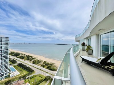 Apartamento ID.1121/Lujoso-Penthouse-de-4-Dormitorios-con-Vista-al-Mar-sobre-Playa-Mansa,-Punta-del-Este - Lujoso Penthouse de 4 Dormitorios con Vista al Mar sobre Playa Mansa, Punta del Este