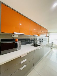 Apartamento ID.619/Moderno-Apartamento-de-3-Suites-en-Playa-Mansa-con-Vista-al-Mar - Moderno Apartamento de 3 Suites en Playa Mansa con Vista al Mar